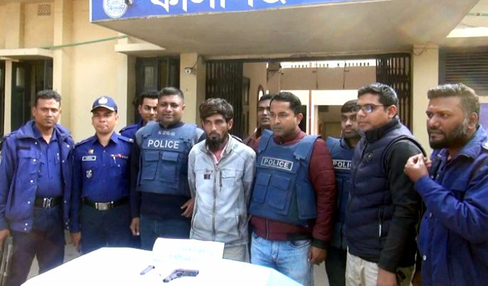 অস্ত্র ও গুলিসহ এক সন্ত্রাসীকে গ্রেফতার করেছে পুলিশ